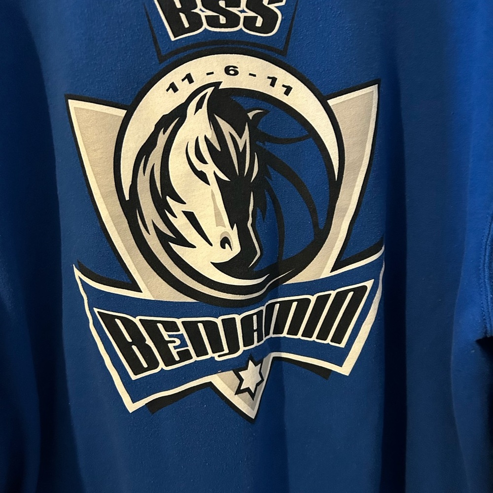 Dallas Mavericks Vintage hoodie size XL blue EUC (has name Benjamin on it) - Picture 3 of 5